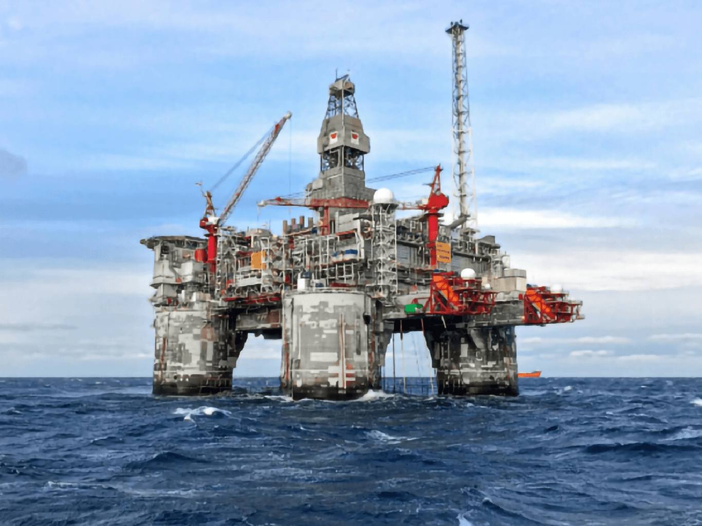 Offshore platform nitrogen supply system for mobile industrial use