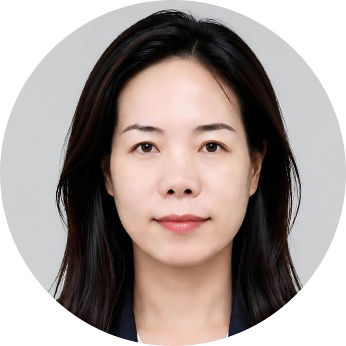 Finance Manager Zhang Dongmei