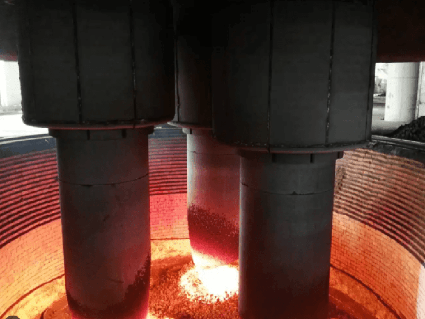Graphite materials used in advanced materials manufacturing