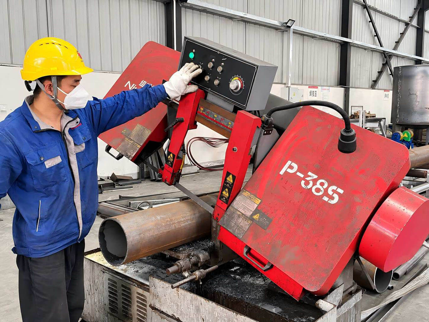 HUATAI engineer cutting PSA nitrogen generator components