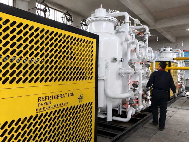 Huatai engineer servicing coal mine nitrogen system